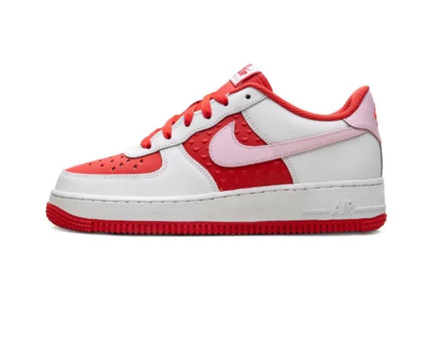 NIKE AIR FORCE ONE VALENTINES EDITION - Image 5